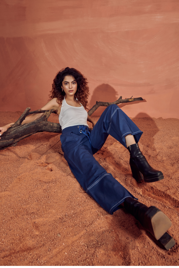 Antalia Mid-Rise Straight Pants