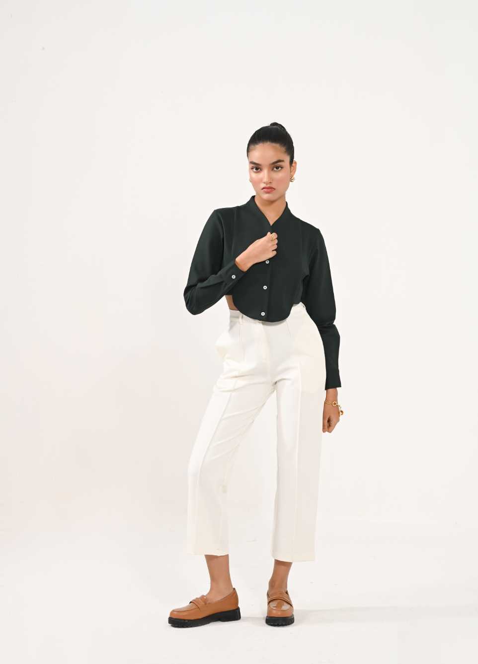 Tapered pintuck pants