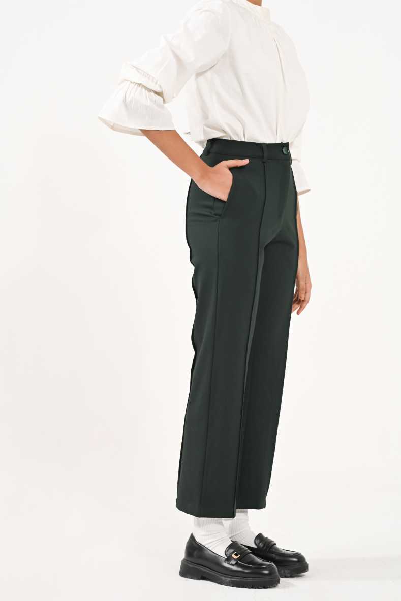 Tapered pintuck pants